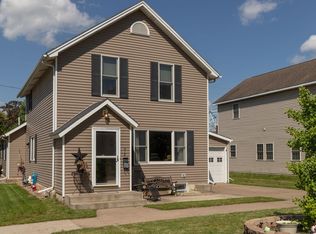 418 Main St W, Wabasha, MN 55981