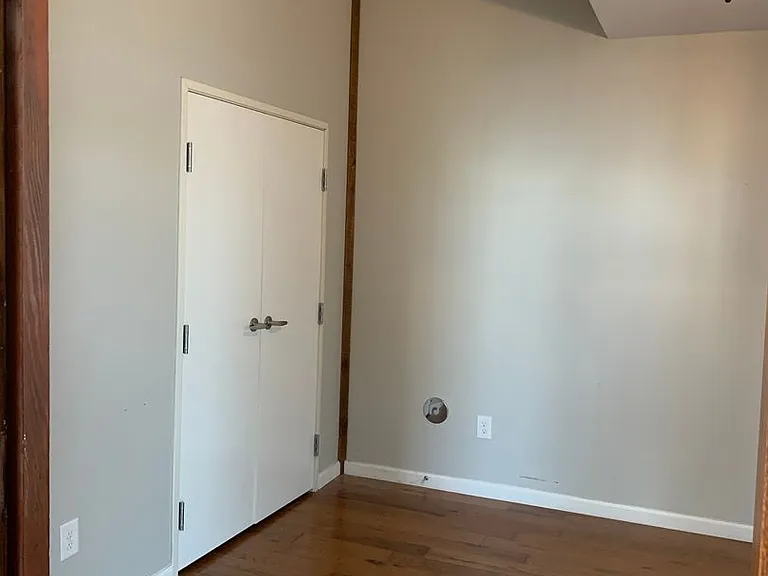 109 Pendleton St — Photo 9