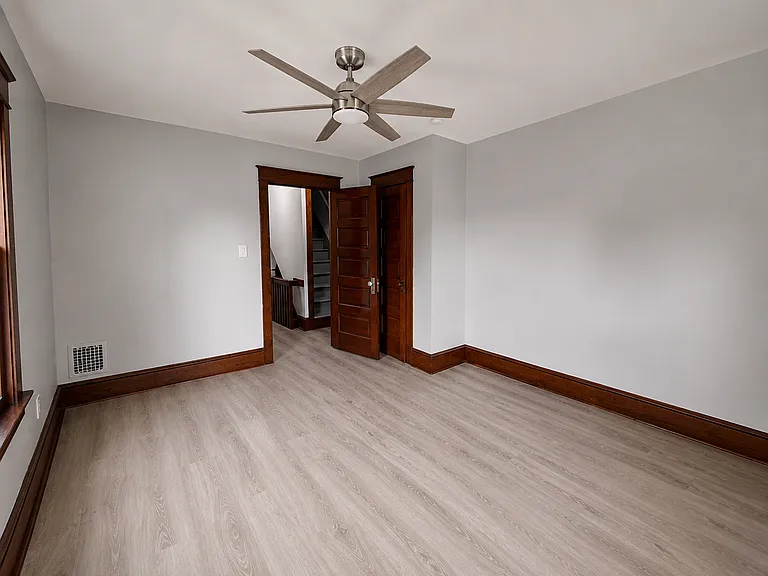 832 Thomas St #834 — Photo 13
