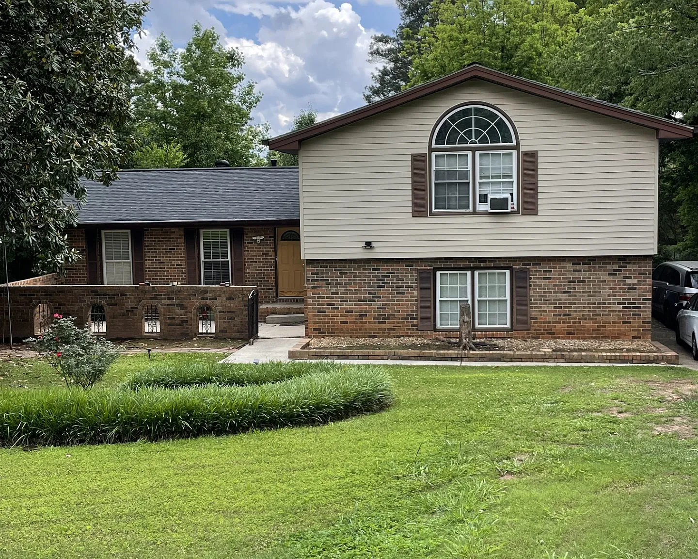 4 bed, 2293 sqft, $3,200 — Photo 1