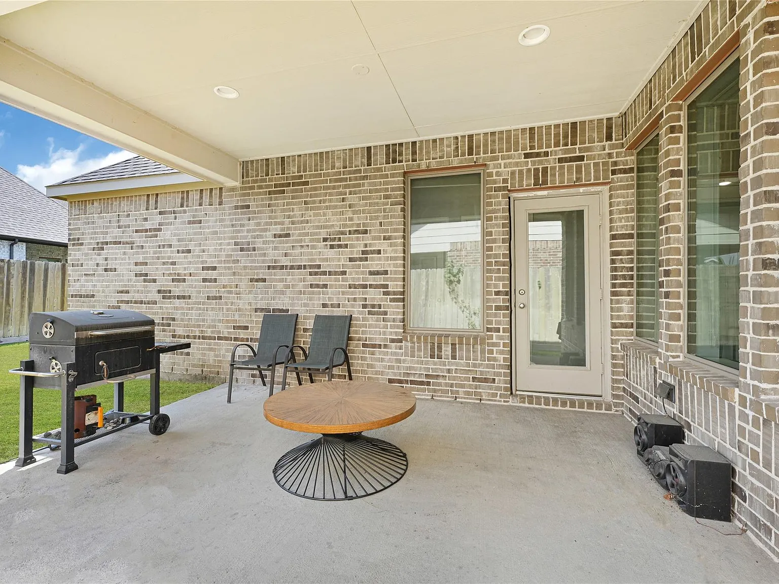 3 bed, 2.5 bath, 2349 sqft, $3,500 — Photo 4