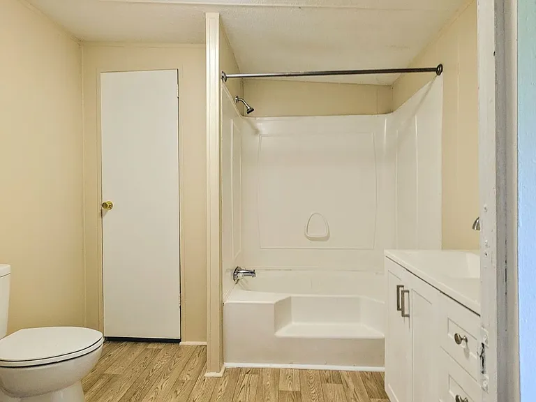 99 Center Grove Dr — Photo 15