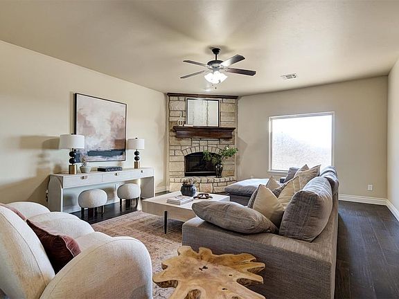 2nd image of 22532 Territory Rdg