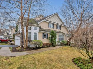 1 Dogwood Ct #1, Middlebury, CT 06762