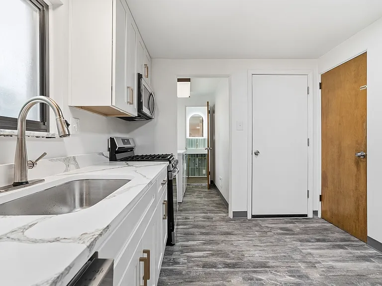7895 Mark Dr — Photo 12