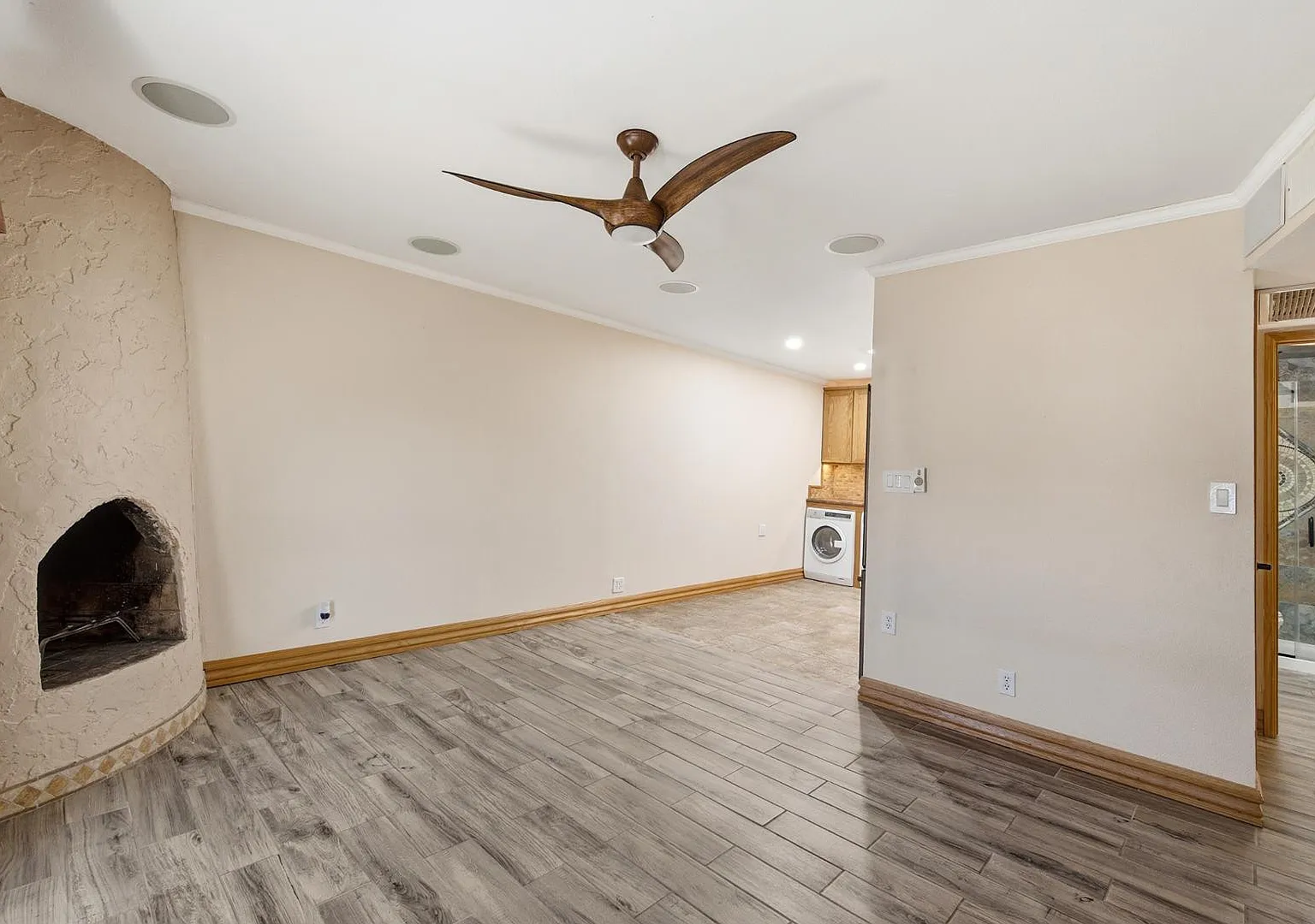 2 bed, 1.0 bath, 728 sqft, $1,450 — Photo 2