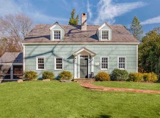 2 Valley Rd, Stony Brook, NY 11790