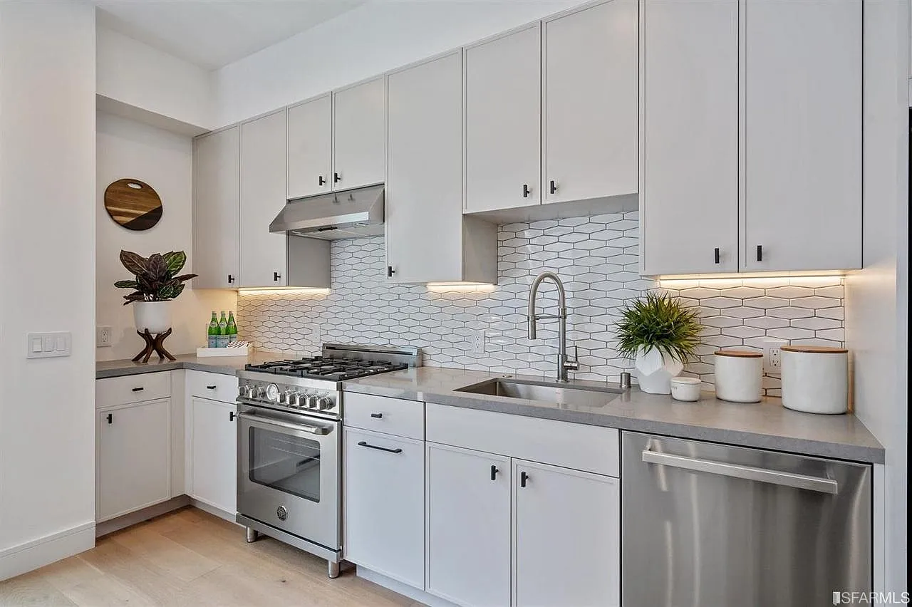 2 bed, 750 sqft, $4,800 — Photo 2