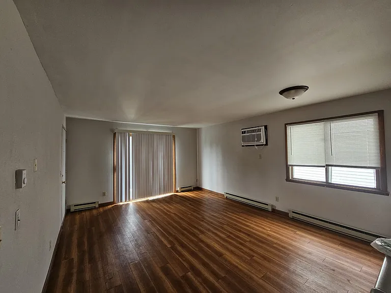 708 W Lincoln Ave #1 — Photo 11