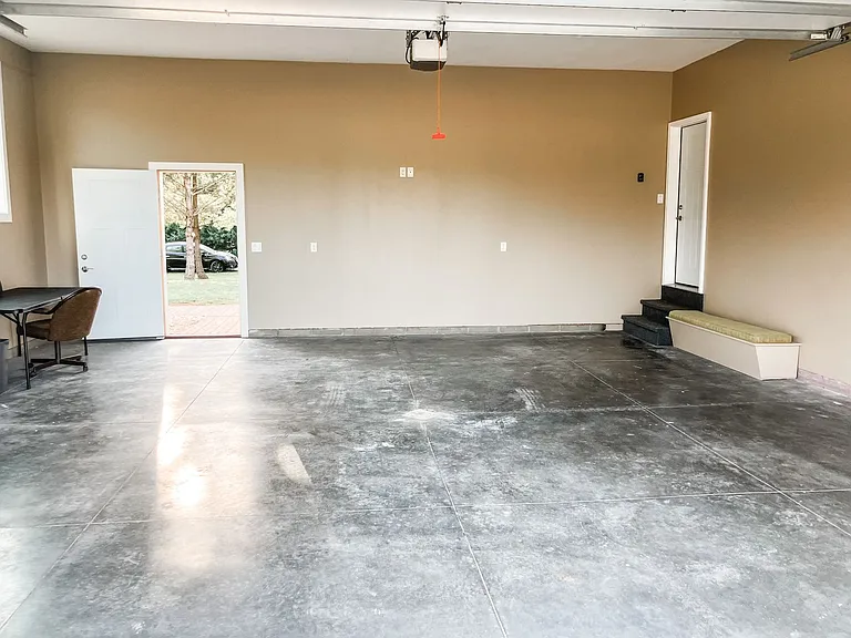 220 Meadow Woods Dr — Photo 19