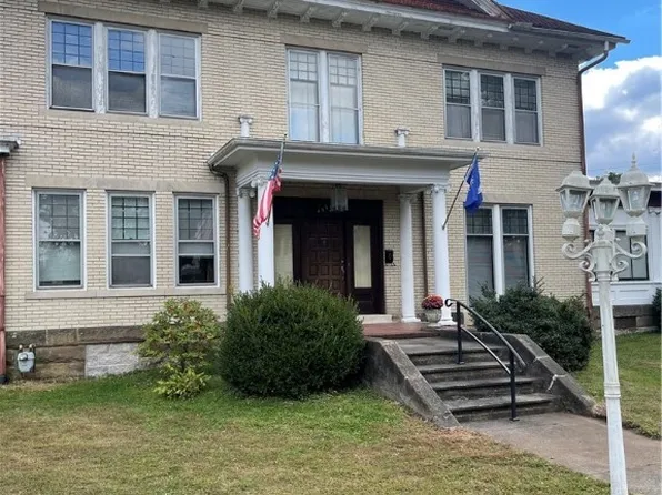 708 2nd St, Saint Marys, WV 26170