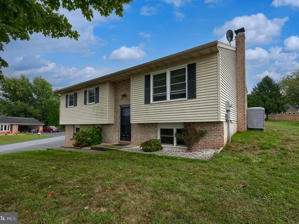 979 Daniel Dr, Stevens, PA 17578
