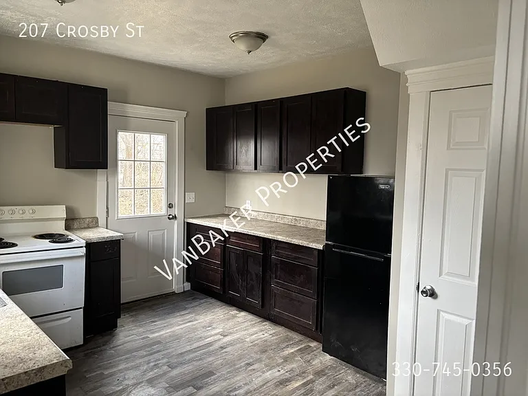 207 Crosby St — Photo 6