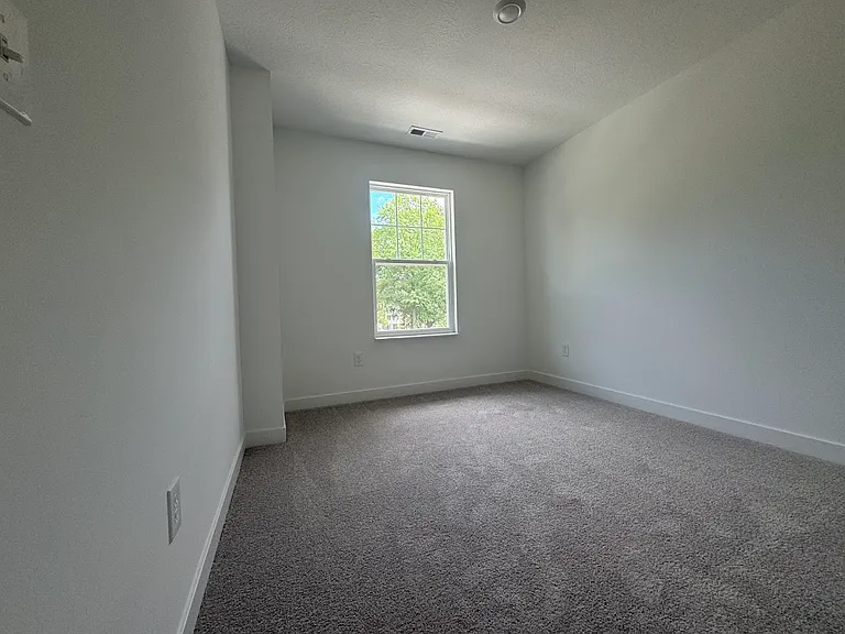 13847 Gatsby Dr — Photo 80