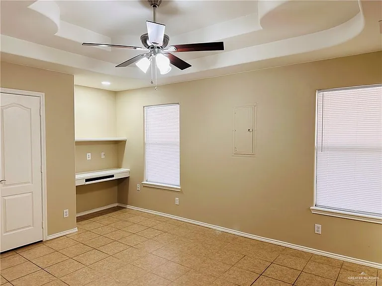 2105 W Western Dr #2 — Photo 11