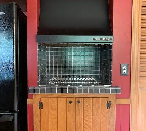 5th image of 4030 Heights Ln