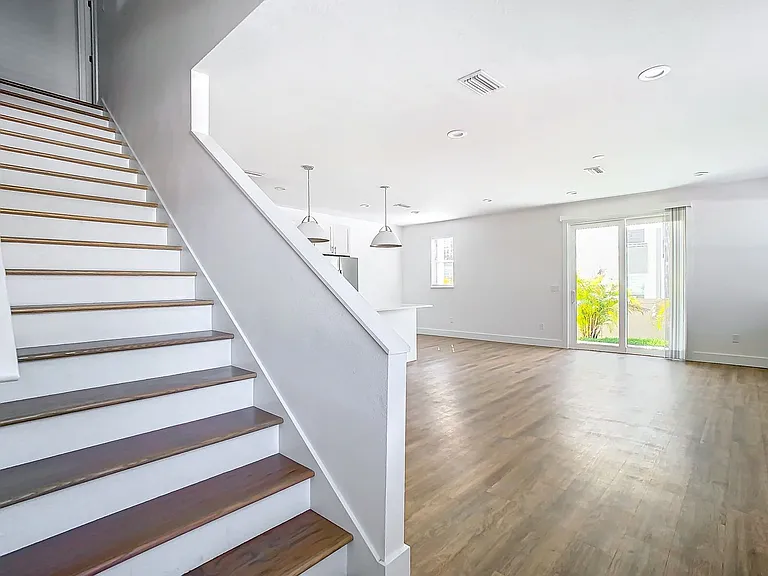 6235 S Manhattan Ave #8 — Photo 16