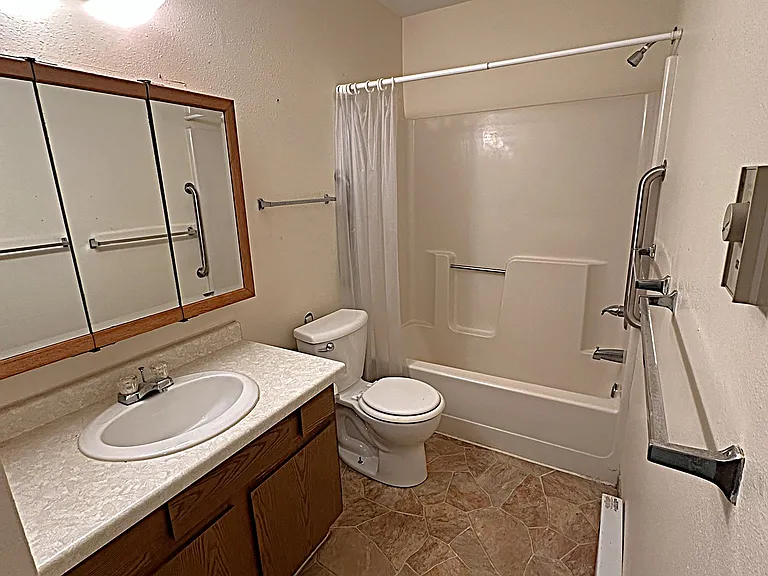 1380 Heritage Dr #3 — Photo 10