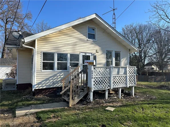2318 Massachusetts Ave SE, Massillon, OH 44646