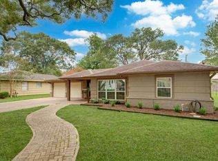 5604 Whitehaven St, Bellaire, TX 77401