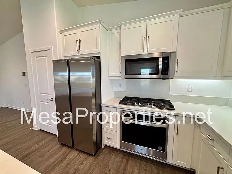 5229 Jarvis Ln — Photo 51