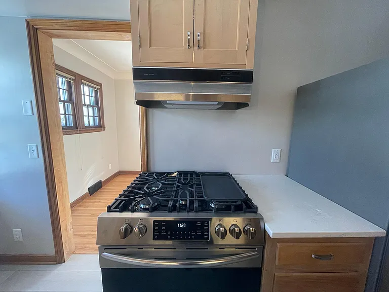1933 Arthur St NE — Photo 6