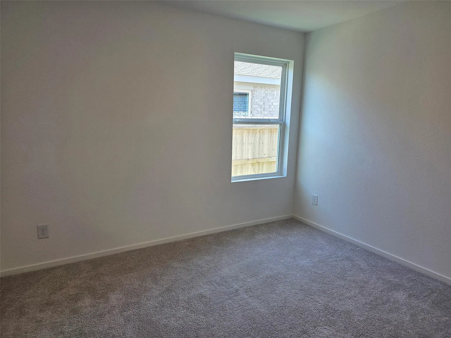 4 bed, 2.0 bath, $2,300 — Photo 4