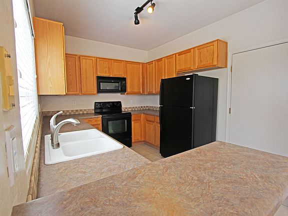 3rd image of 1015 S Val Vista Dr Unit 7