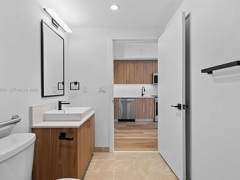 650 SW 1st St #303 — Photo 11