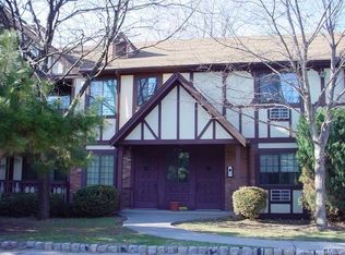 12 Canterbury Rd, Bridgeport, CT 06606