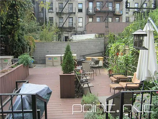 Rented by Point NYC | media 22