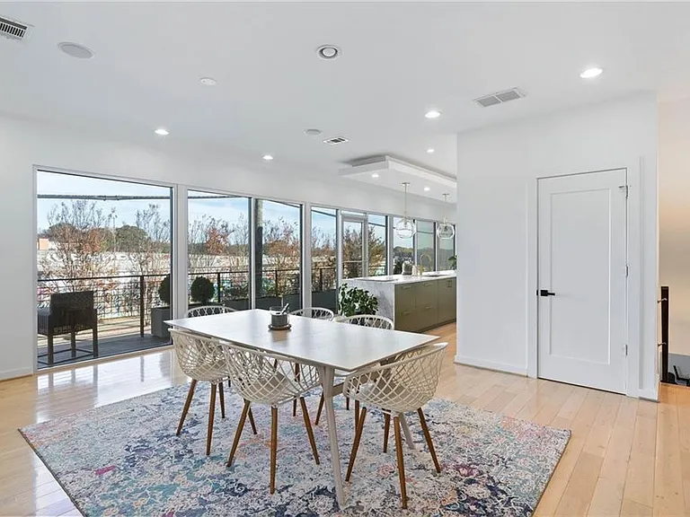 55 Chester Ave SE — Photo 15