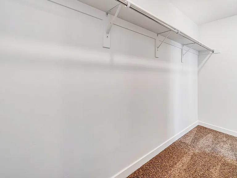 1073 E Waterway Ln — Photo 16