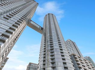 21 Iceboat Ter UNIT 4102, Toronto, ON M5V4A9