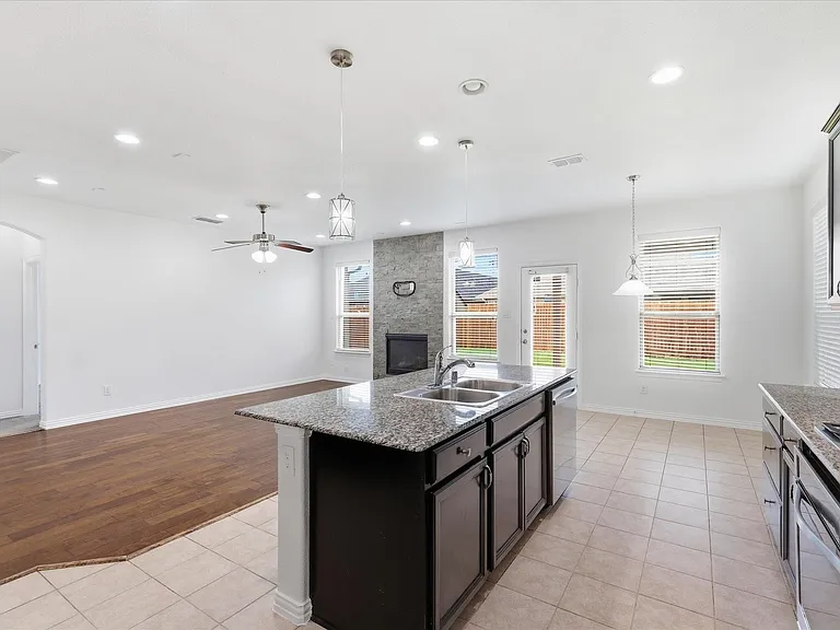 808 Bird Creek Dr — Photo 10