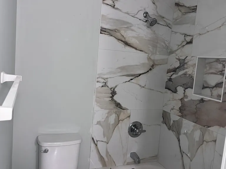 220 Elizabeth St #B7 — Photo 17