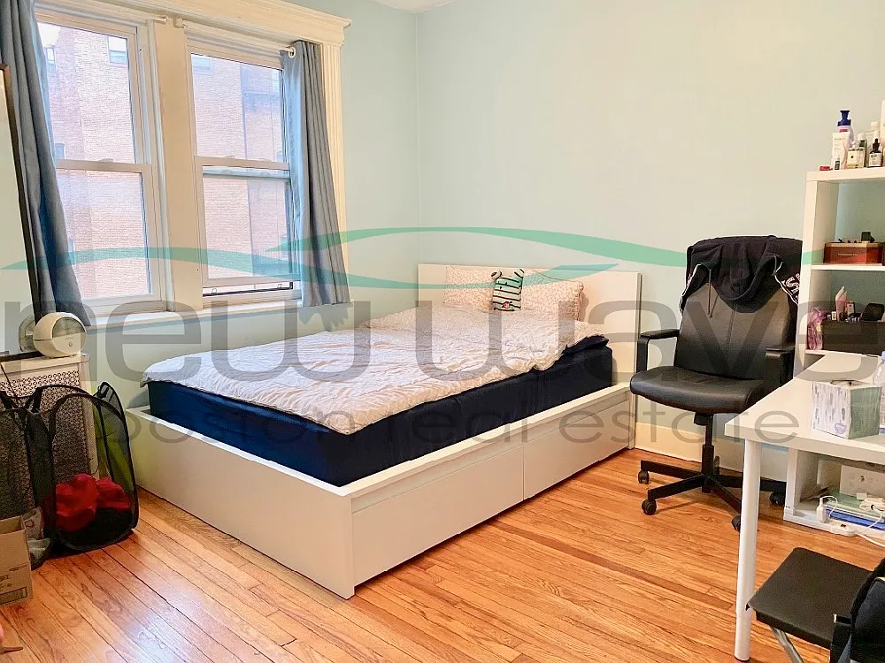 2 bed, 750 sqft, $3,250 — Photo 3