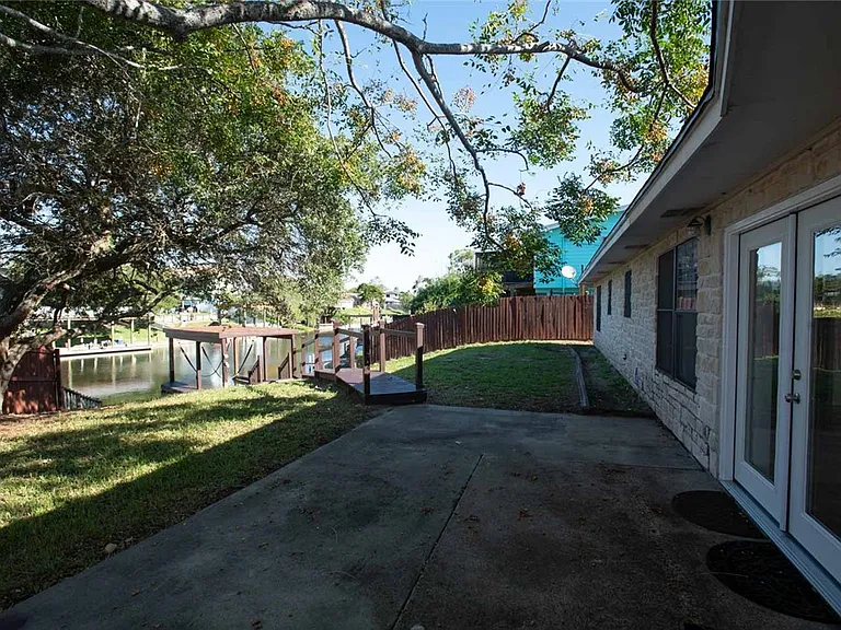 3442 Laguna Shores Rd — Photo 11