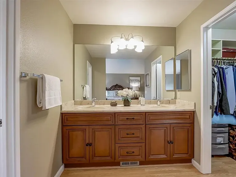 3210 Gatelight Ct — Photo 15