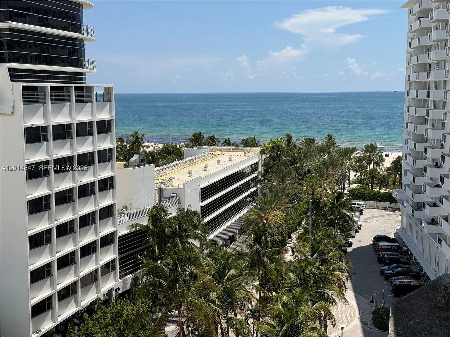 The Decoplage Condo — Photo 1