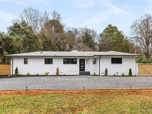 1129 Dooley Dr, Charlotte, NC 28227
