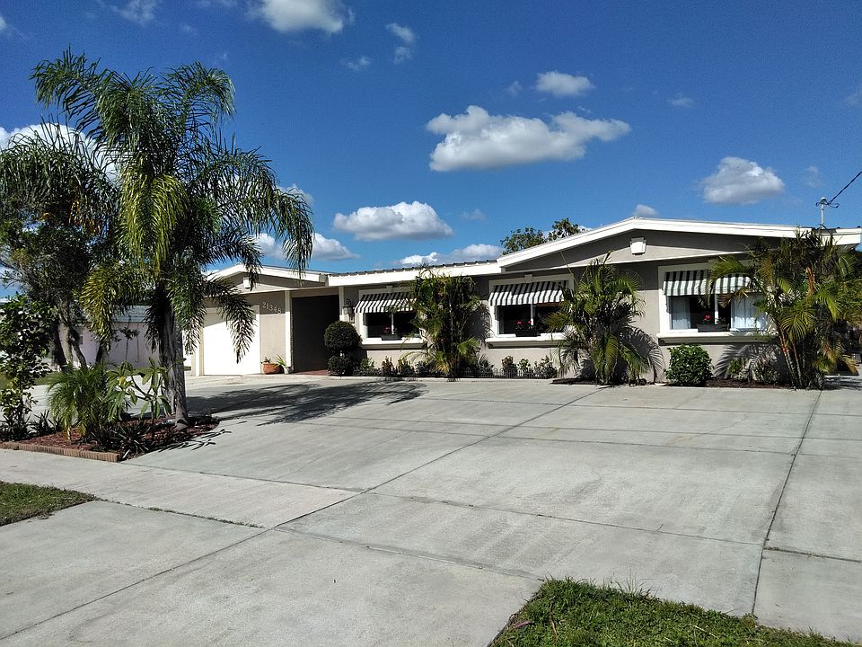1st image of 21348 Edgewater Dr