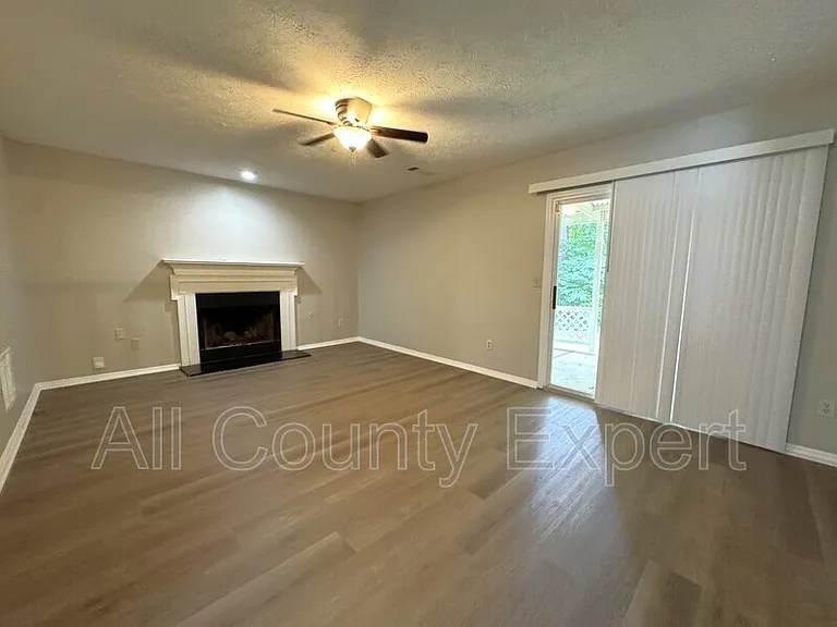 7156 Lone Oak Way — Photo 10