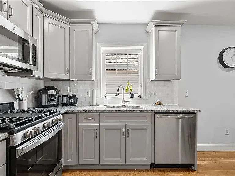 41 Horace St — Photo 2