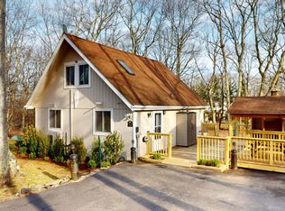 166 Mallard Ln, Bushkill, PA 18324