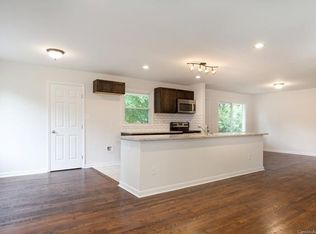 3526 Stonehaven Dr, Charlotte, NC 28215