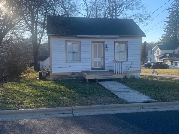 352 W High St, Shullsburg, WI 53586