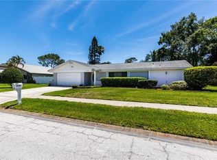 8142 Greenbriar Rd, Seminole, FL 33777