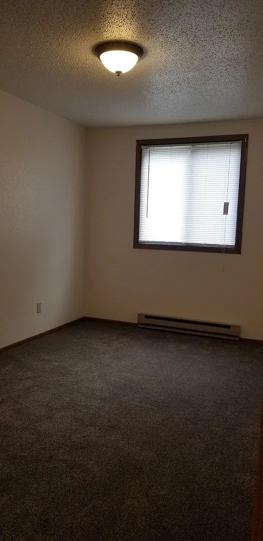 Summit Manor Apartments — Photo 4