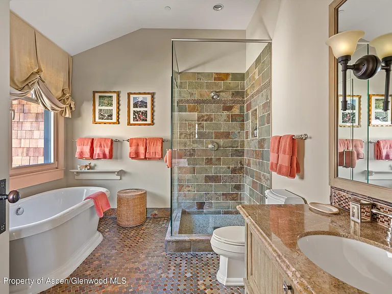 200 Jalanda Ln — Photo 20